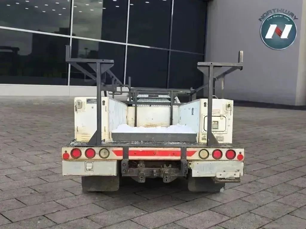 Used 2008 Ford F350 XL image 4