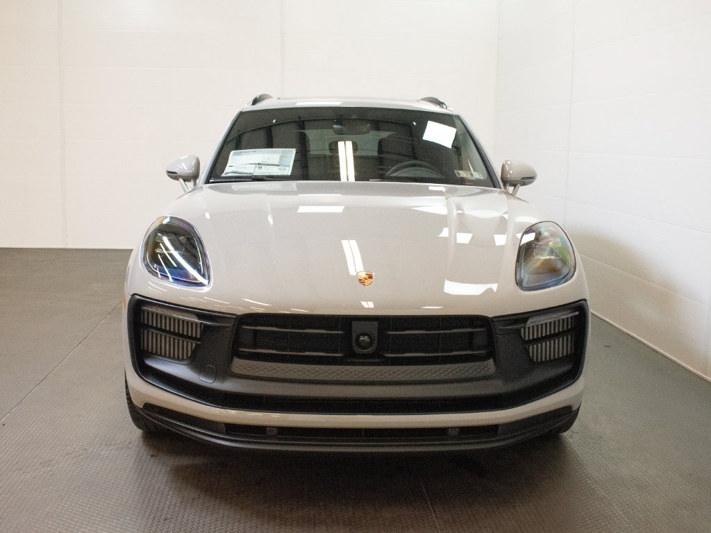 New 2026 Porsche Macan GTS AWD/4WD image 7