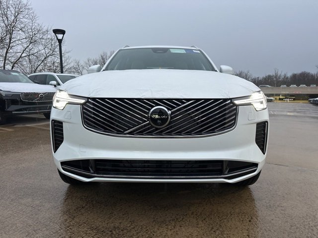 New 2026 Volvo XC90 B6 Plus w/ Protection Package image 2