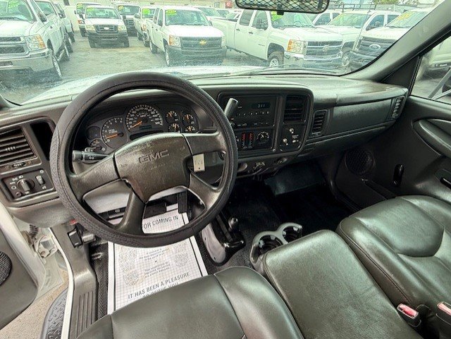 Used 2005 GMC Sierra 3500 W/T w/ Skid Plate Package image 15