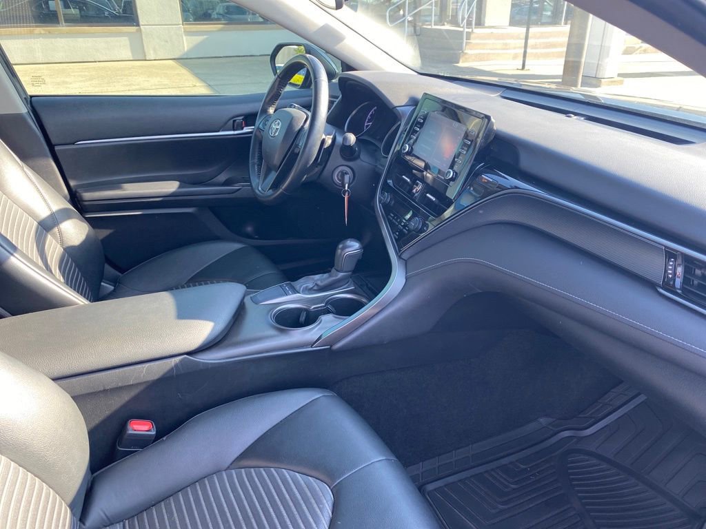 Used 2022 Toyota Camry SE FWD image 18