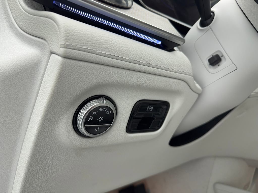 Used 2023 Mercedes-Benz EQE 500 4MATIC Sedan image 39