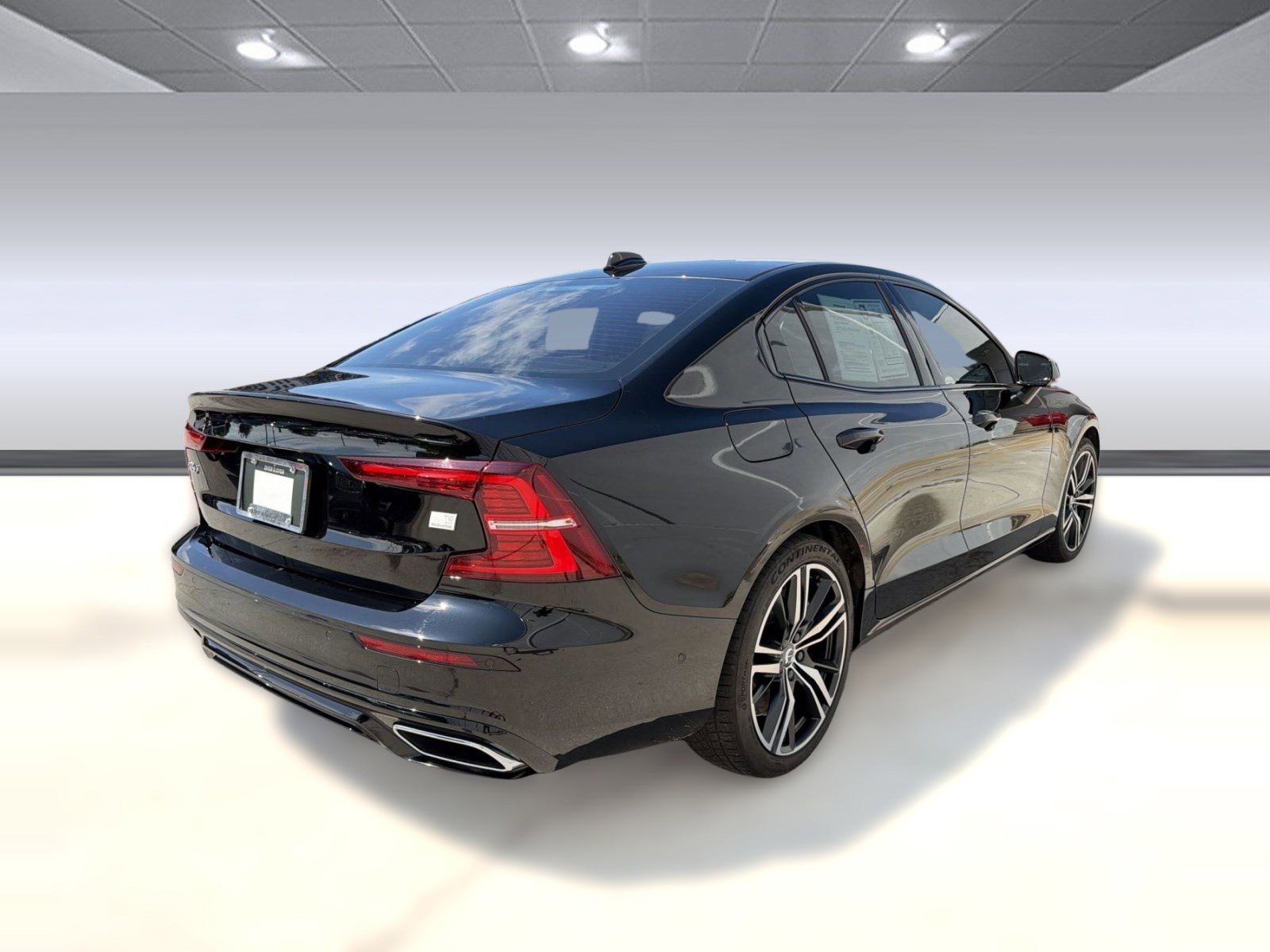 Used 2022 Volvo S60 T8 R-Design w/ Advanced Package AWD/4WD image 9