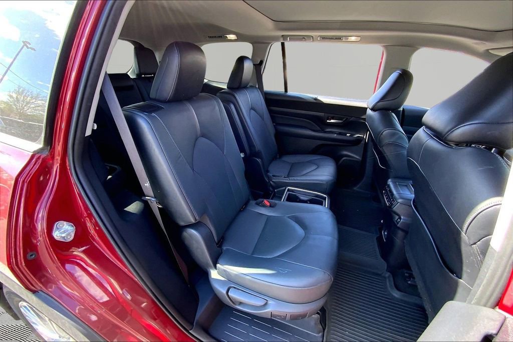 Used 2024 Toyota Grand Highlander Platinum image 17