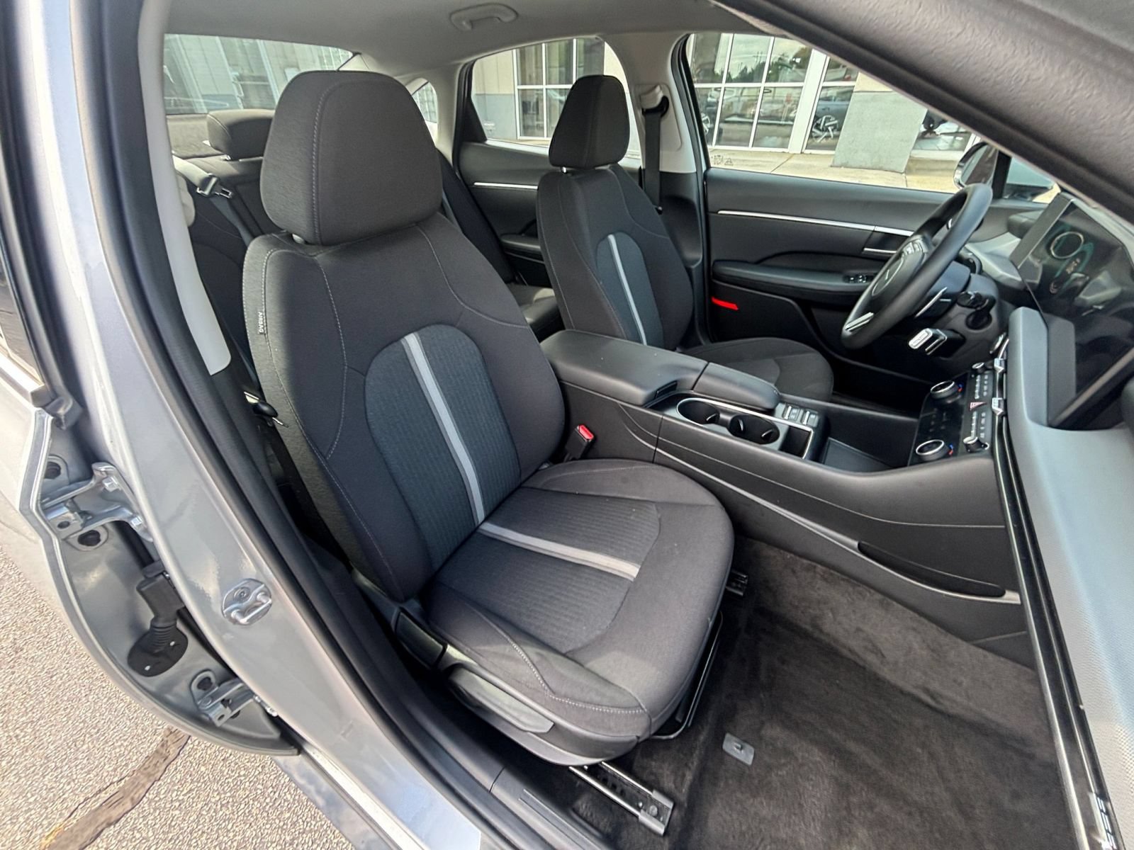Used 2025 Hyundai Sonata SEL FWD image 37