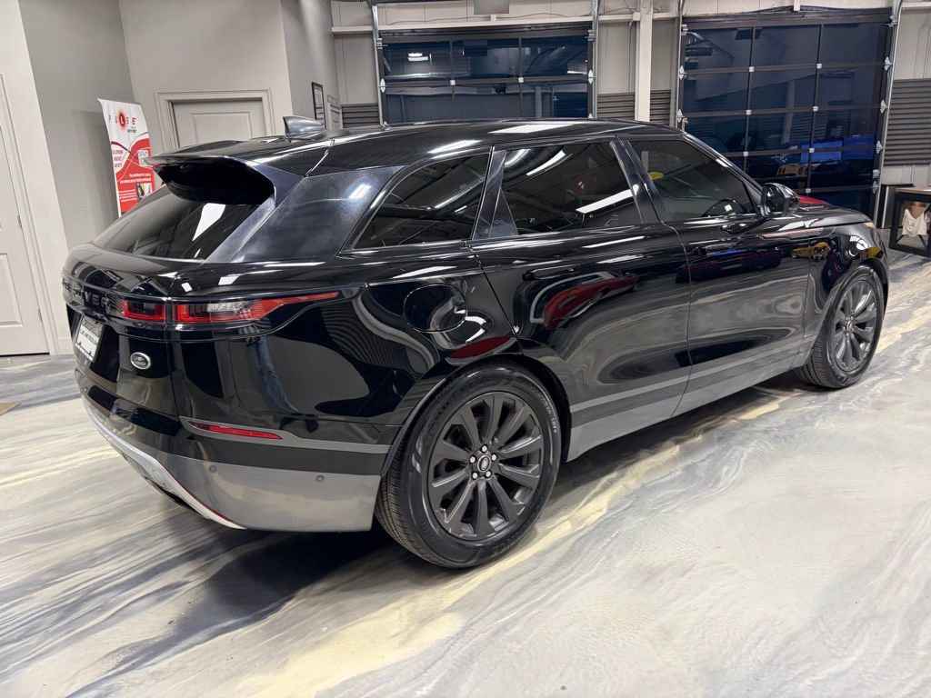 Used 2019 Land Rover Range Rover Velar R-Dynamic SE image 32