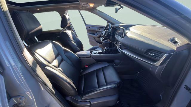 Used 2023 Nissan Rogue SV w/ SV Premium B Package image 27