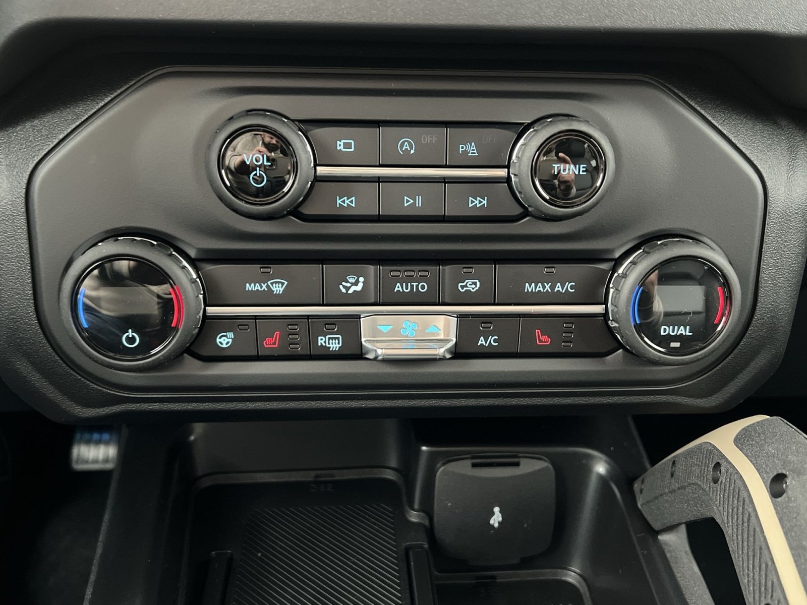 New 2026 Ford Bronco Badlands AWD/4WD image 21