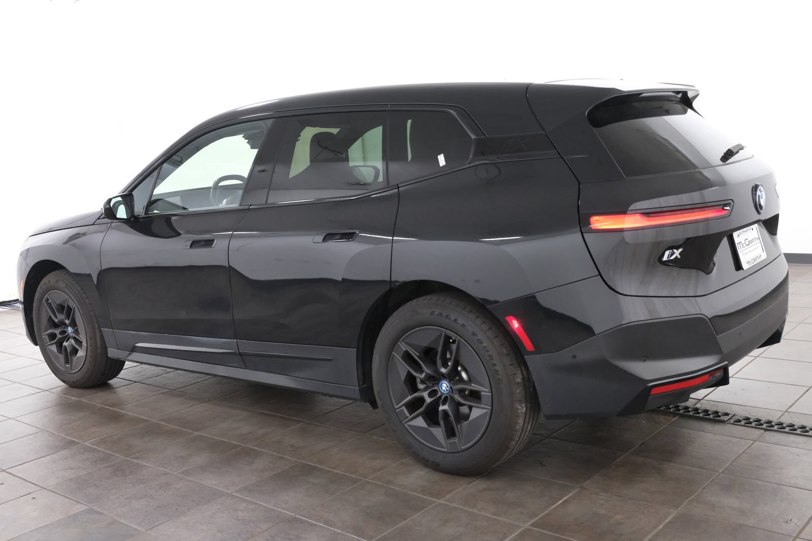 Used 2024 BMW iX xDrive50 w/ Premium Package AWD/4WD image 3