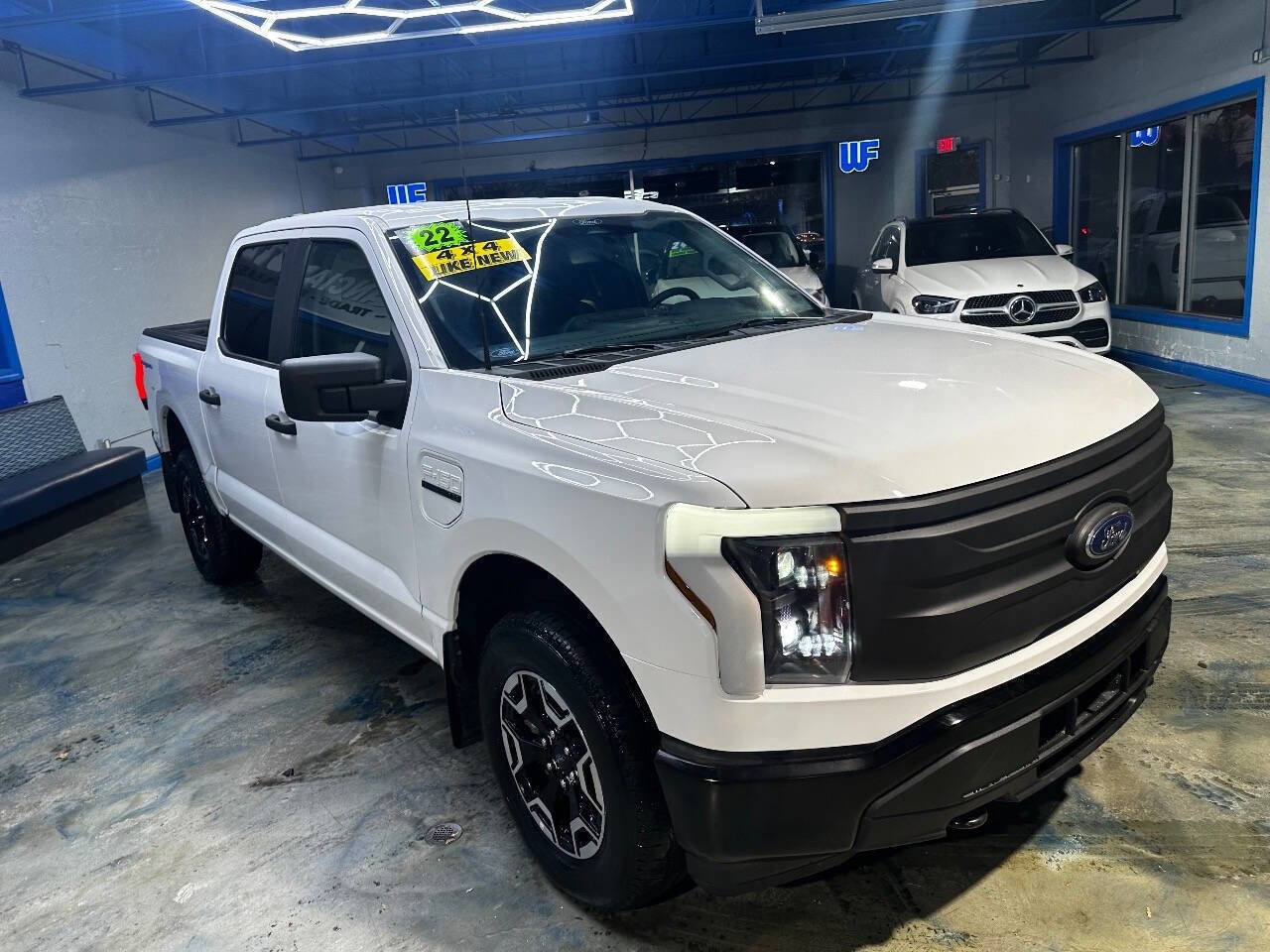 Used 2022 Ford F150 Lightning Pro image 7