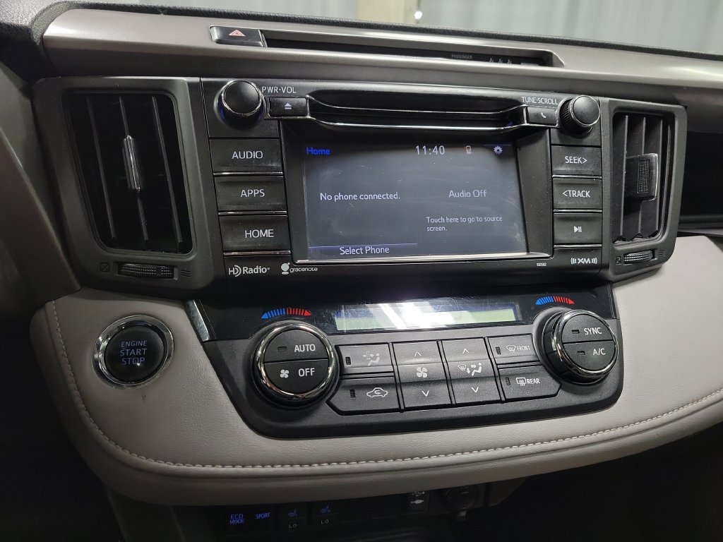 Used 2018 Toyota RAV4 XLE AWD/4WD image 18