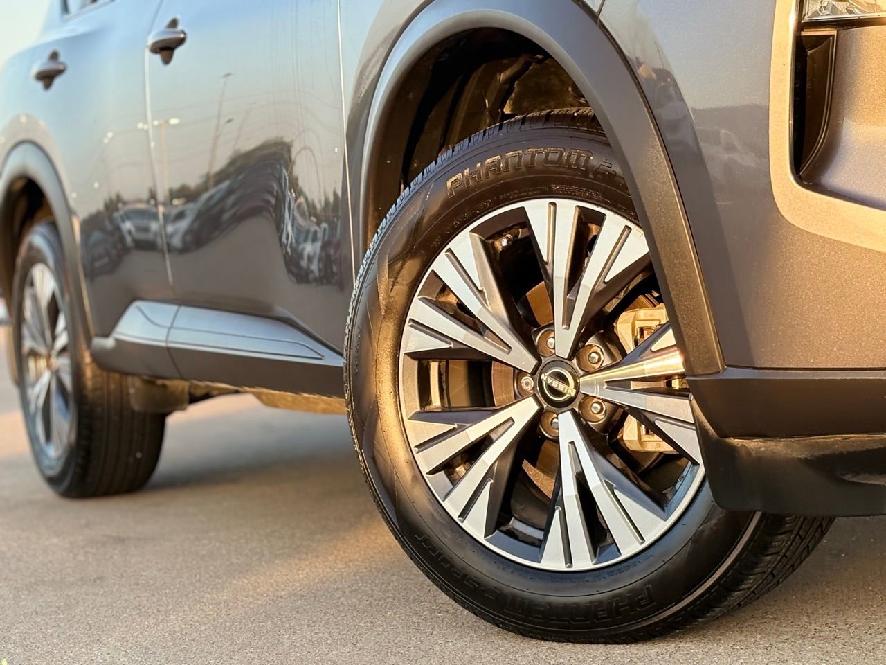 Certified 2022 Nissan Rogue SV image 10