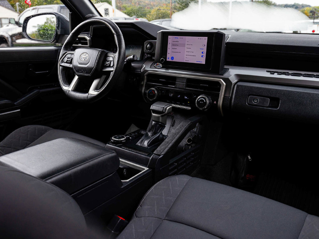Used 2024 Toyota Tacoma SR5 AWD/4WD image 31