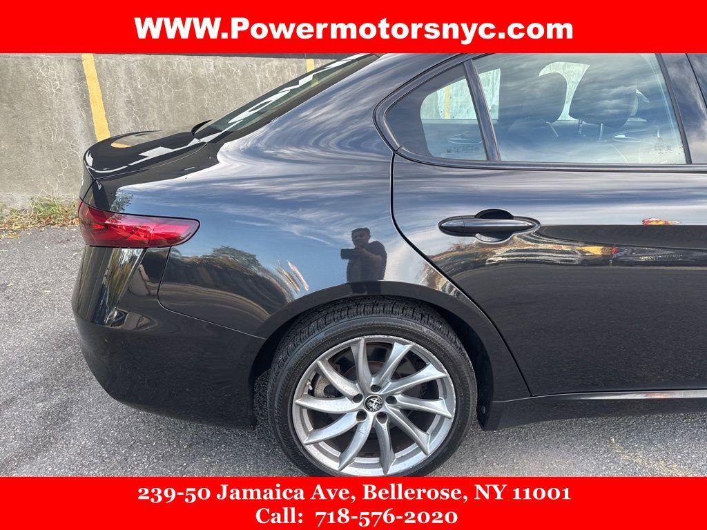 Used 2022 Alfa Romeo Giulia Ti image 10