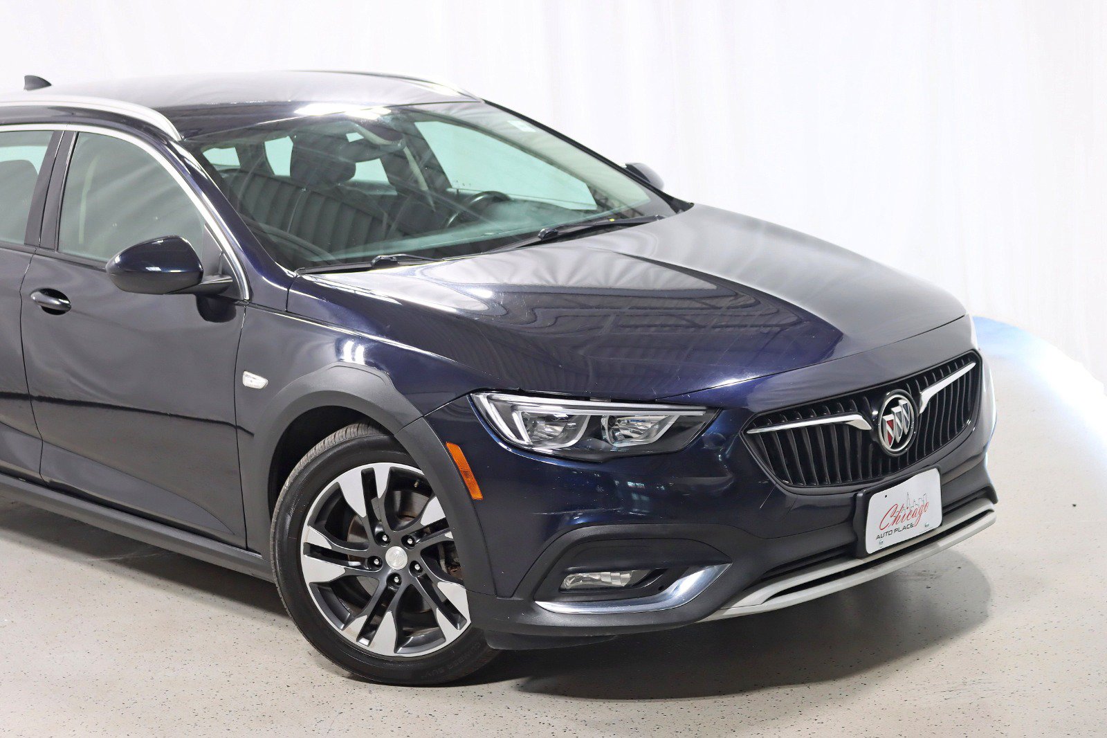 Used 2018 Buick Regal Preferred w/ Sights and Sounds Package AWD/4WD image 2