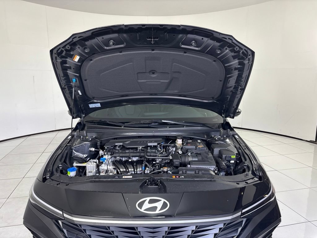 New 2026 Hyundai Elantra SEL Sport FWD image 11