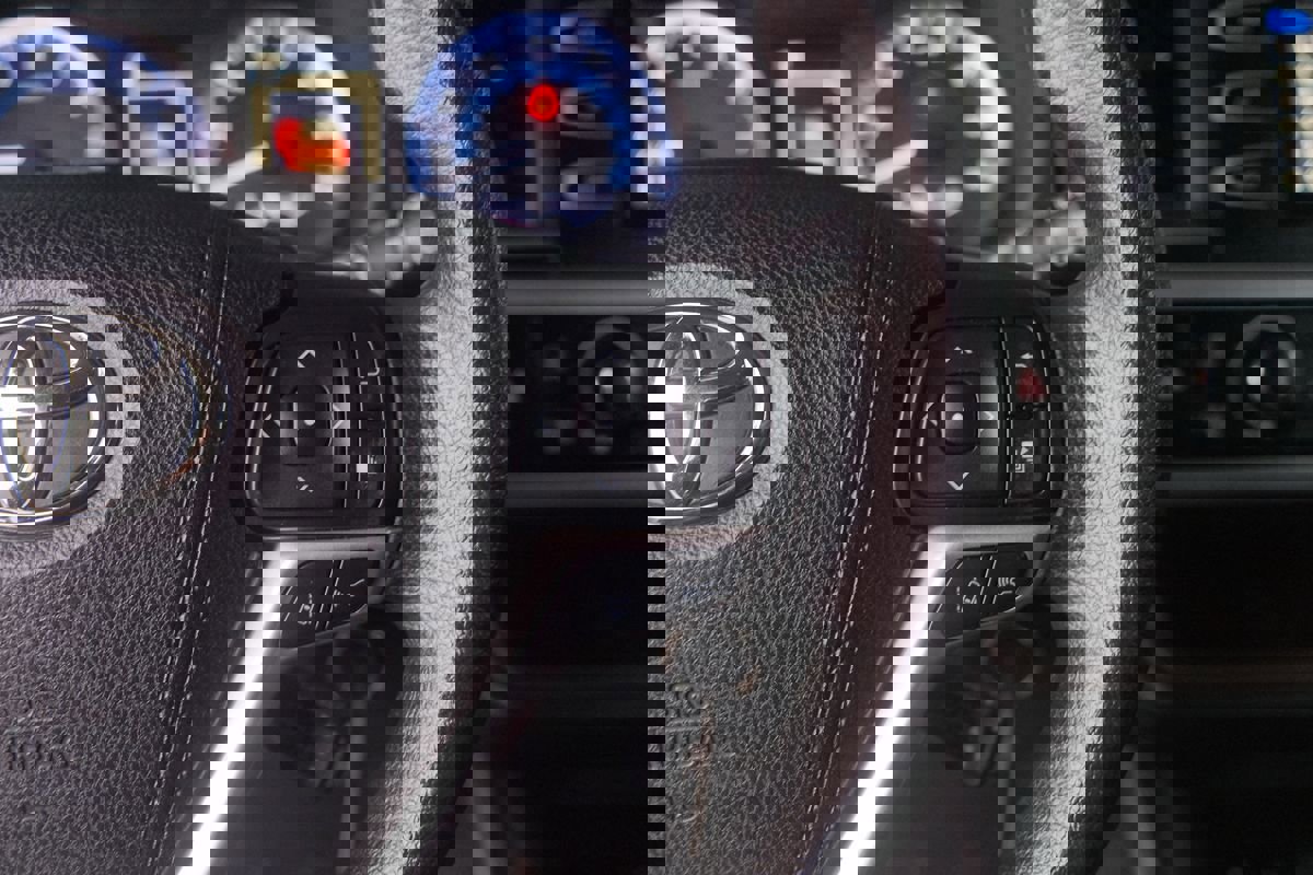 Used 2017 Toyota Highlander LE image 18