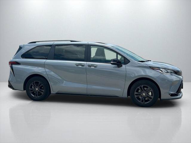 Certified 2025 Toyota Sienna XSE w/ XSE Premium Package AWD/4WD image 4