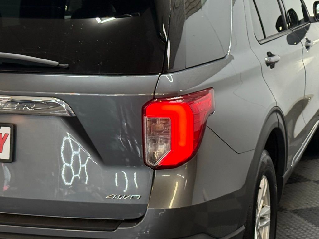 Certified 2022 Ford Explorer XLT w/ Equipment Group 202A image 15