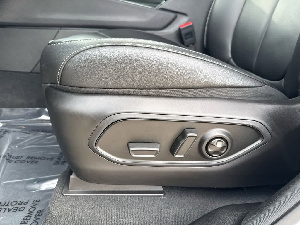 Used 2024 Jeep Grand Cherokee L Limited image 29