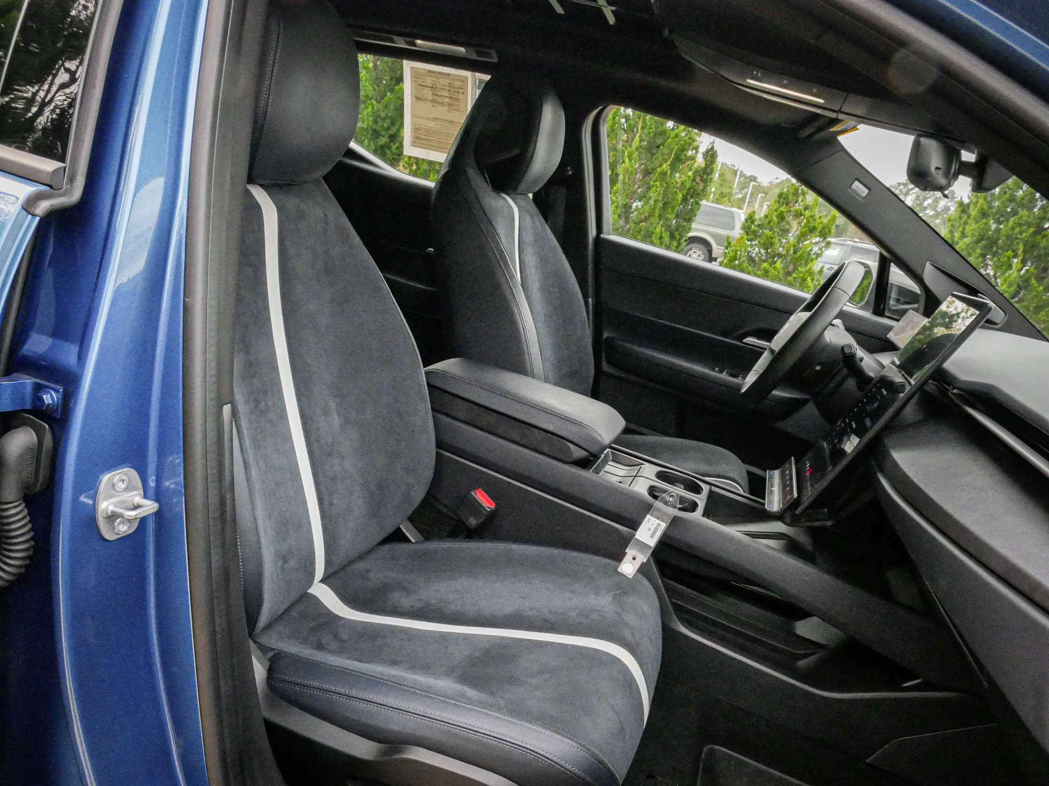 Used 2023 Fisker Ocean One image 33