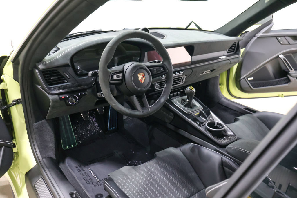 Used 2026 Porsche 911 GT3 w/ Weissach Package RWD image 28