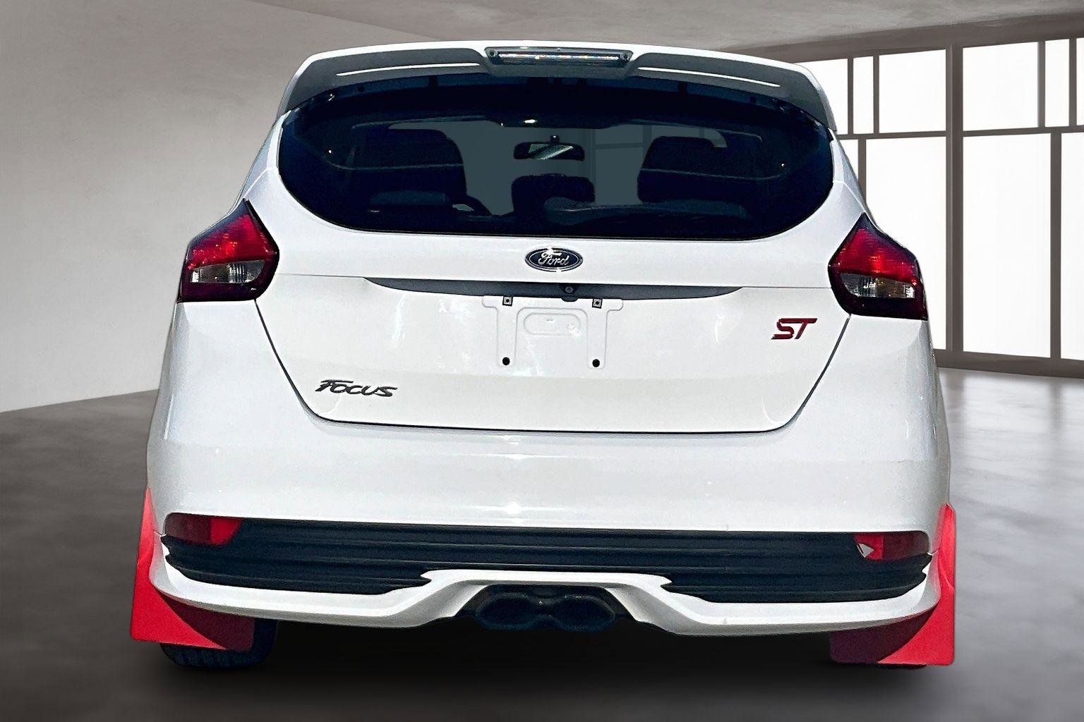 Used 2018 Ford Focus ST FWD image 5