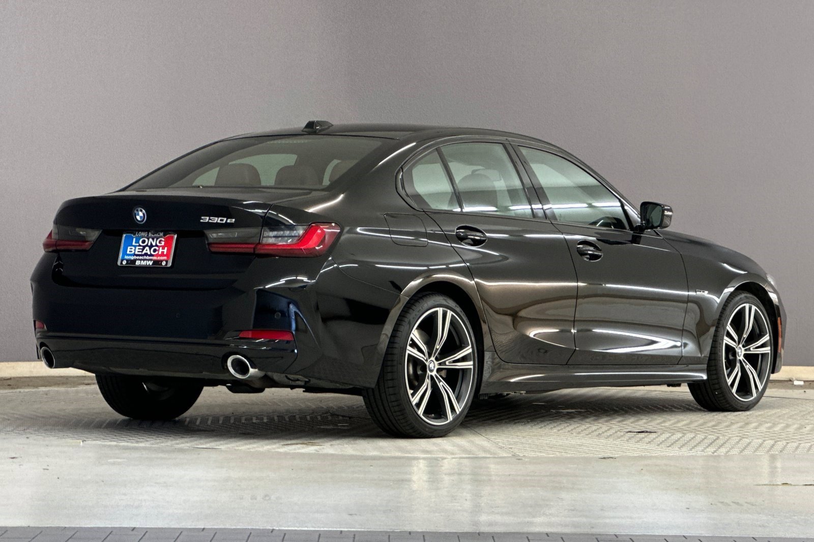 Used 2023 BMW 330e w/ Driving Assistance Package RWD image 8