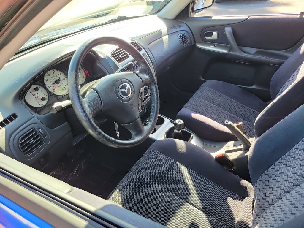 Used 2003 MAZDA Protege5 FWD image 3