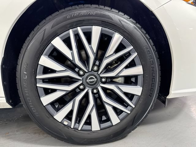 Used 2025 Nissan Altima 2.5 SV FWD image 5