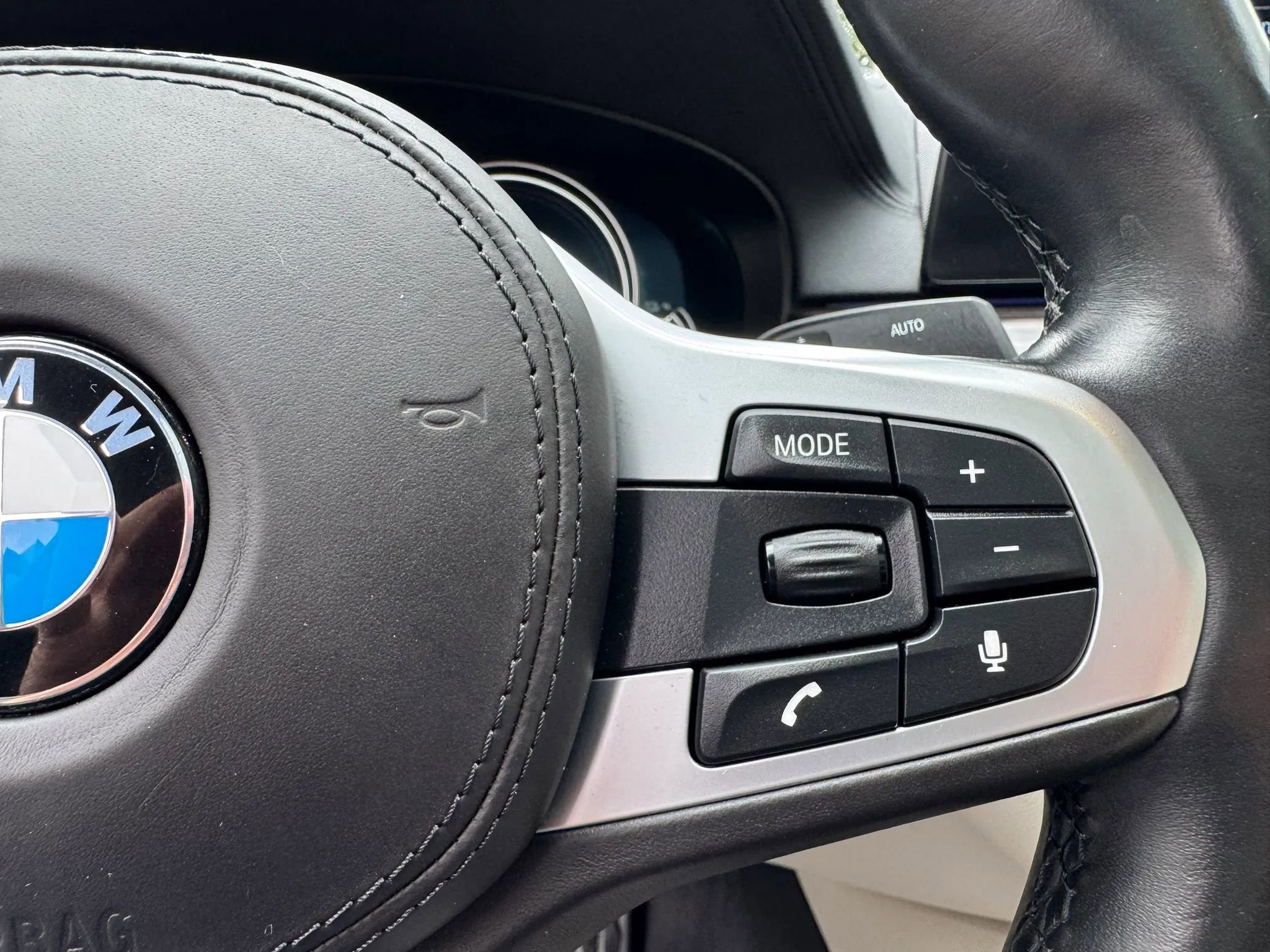 Used 2018 BMW 530e xDrive image 26