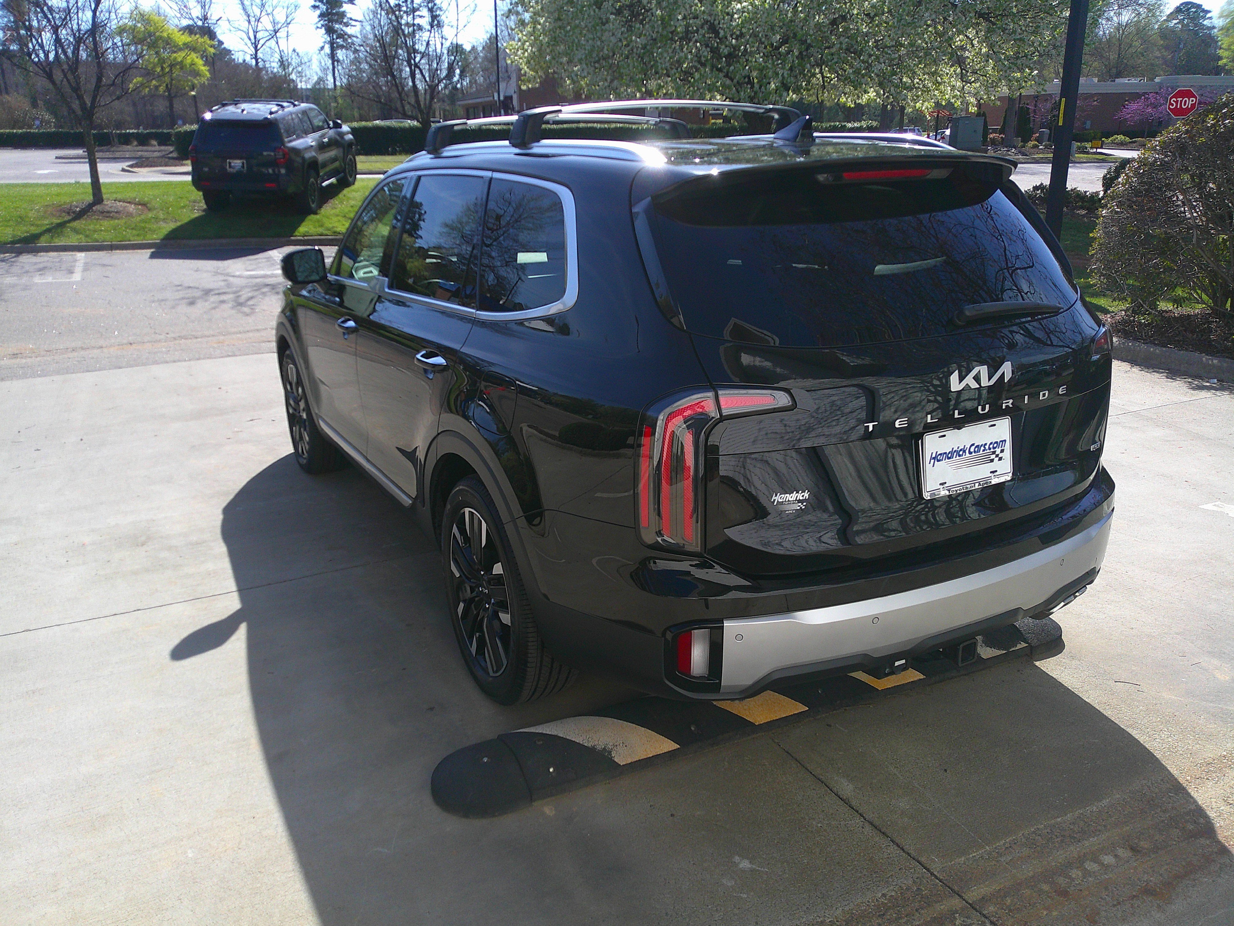 Used 2024 Kia Telluride SX Prestige w/ Towing Package image 8