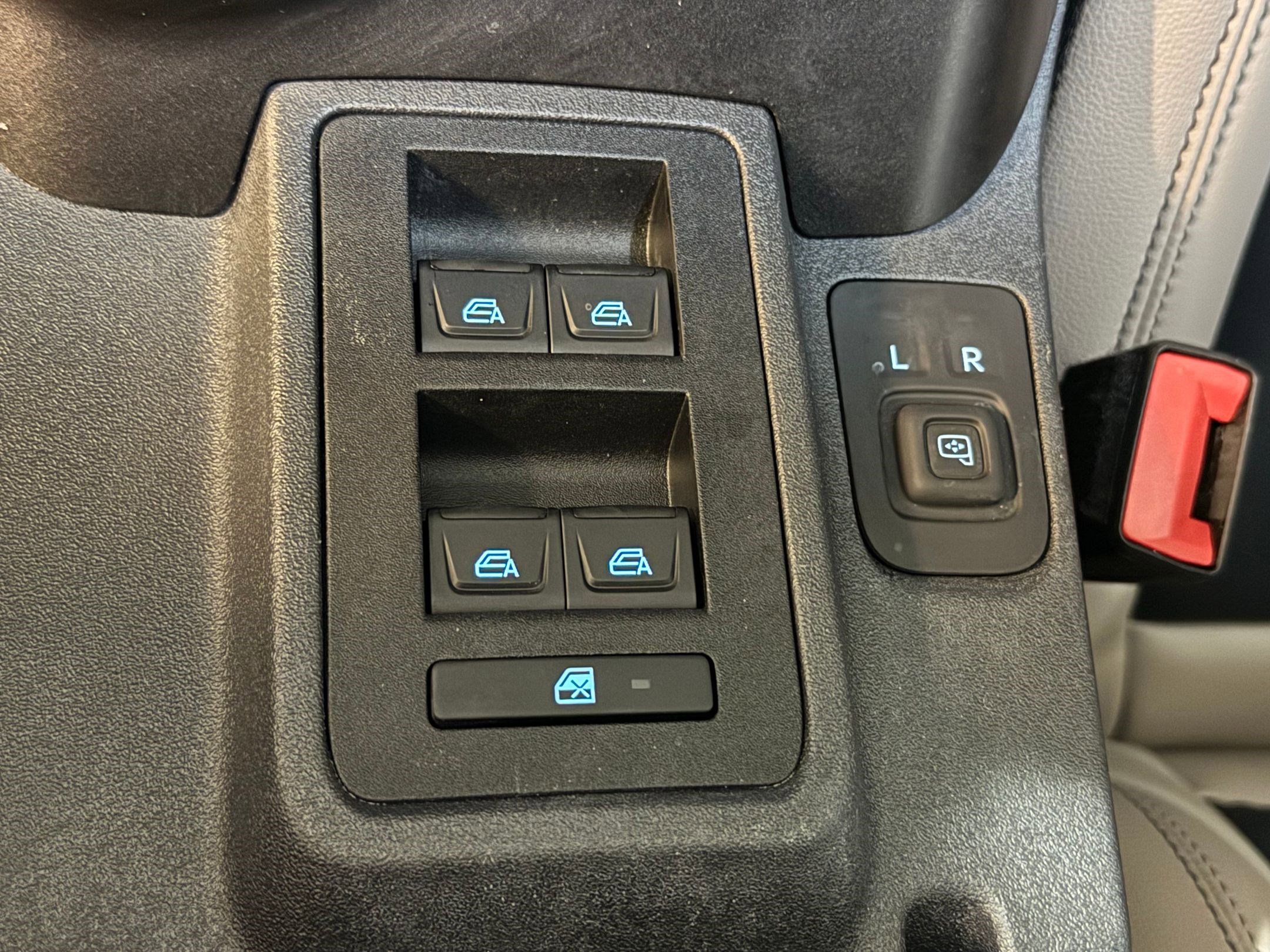 Used 2023 Ford Bronco Wildtrak image 36