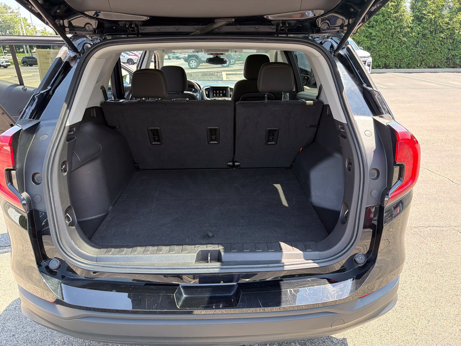 Used 2024 GMC Terrain SLE AWD/4WD image 26