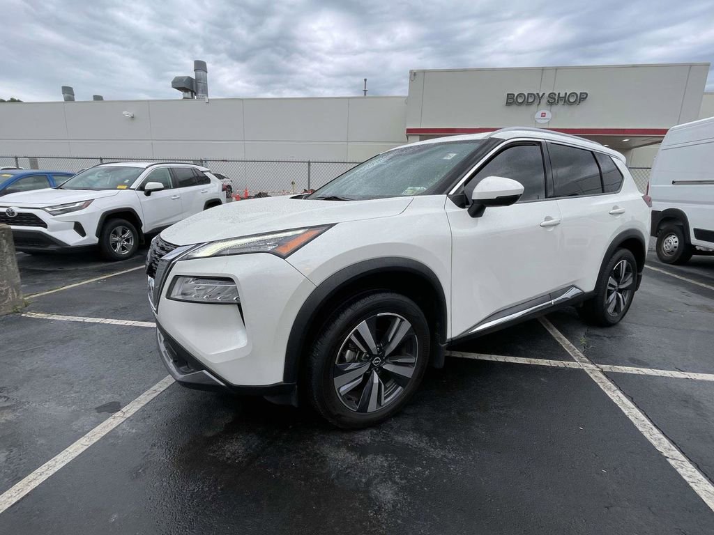Used 2023 Nissan Rogue SL FWD image 9