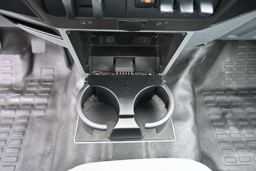 Used 2014 Ford F550 2WD Crew Cab Super Duty image 11