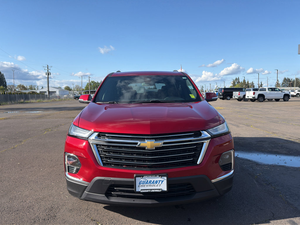 Used 2022 Chevrolet Traverse LT image 2
