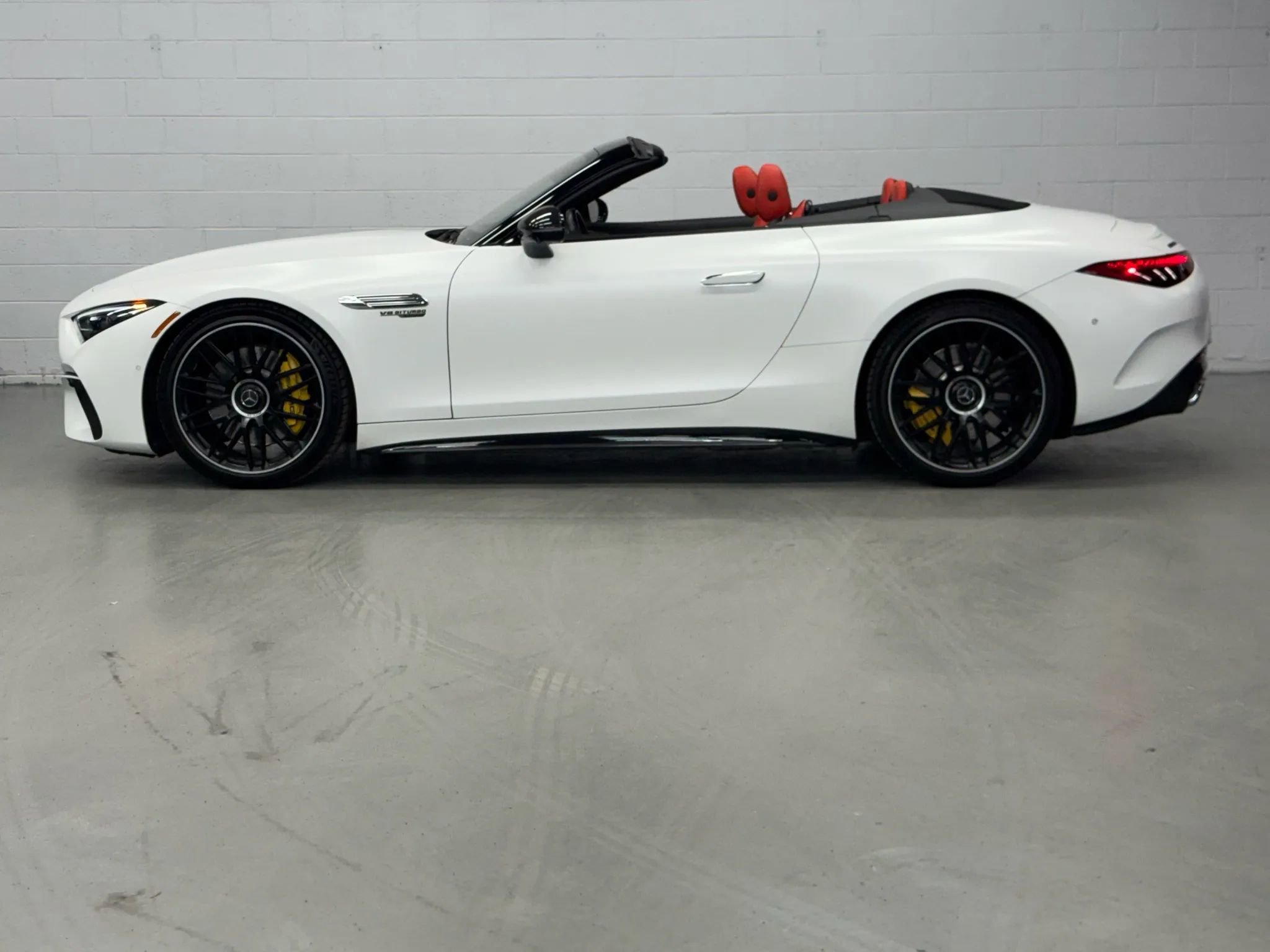 Used 2022 Mercedes-Benz SL 63 AMG SL 63 Touring Roadster 2D image 6