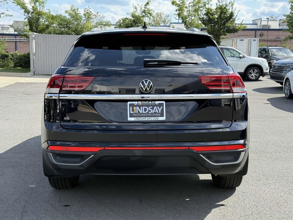 Used 2021 Volkswagen Atlas Cross Sport SE FWD image 4