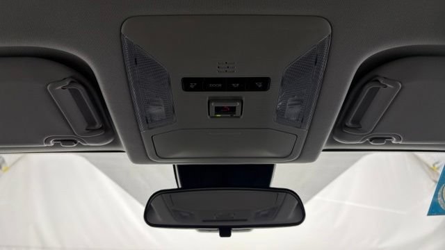 Used 2025 Toyota RAV4 XLE FWD image 39