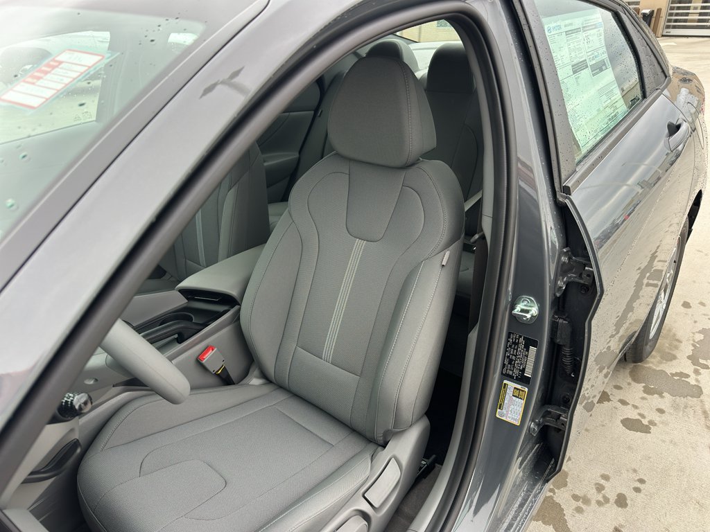New 2026 Hyundai Elantra SE FWD image 22