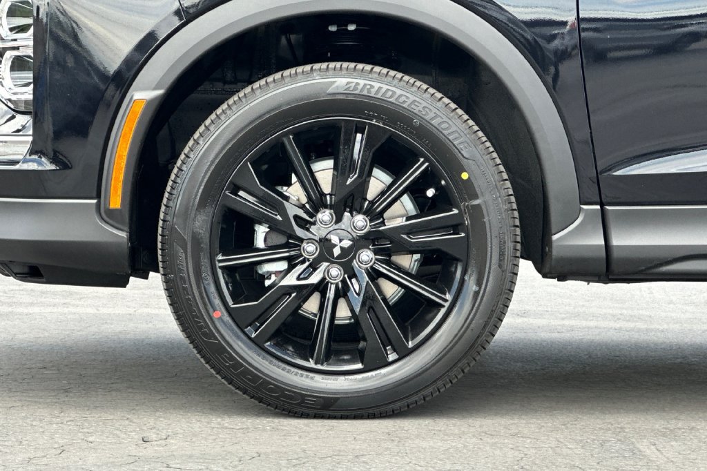 New 2026 Mitsubishi Eclipse Cross LE AWD/4WD image 29
