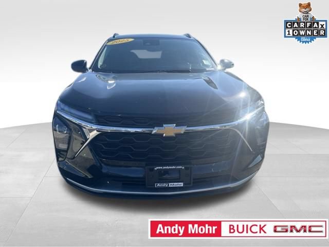 Used 2025 Chevrolet Trax LT w/ Driver Confidence Package FWD image 4
