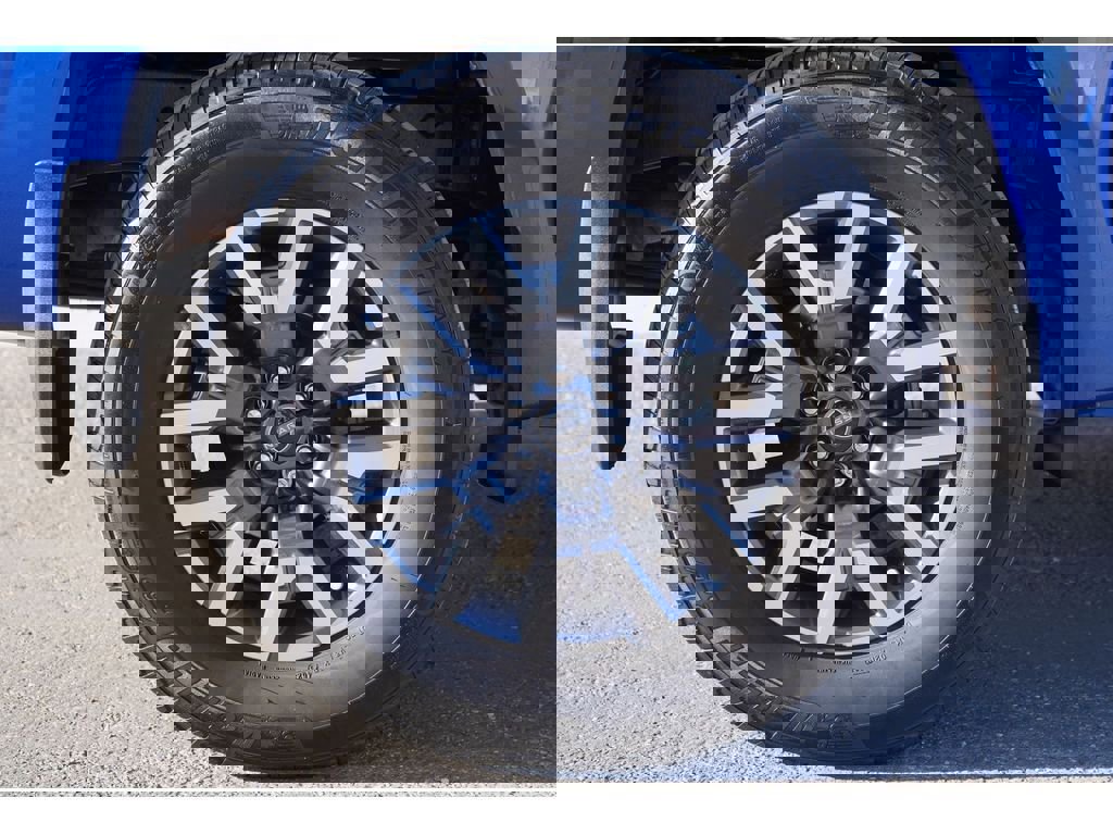 Used 2024 Nissan Frontier SL w/ Technology Package image 7