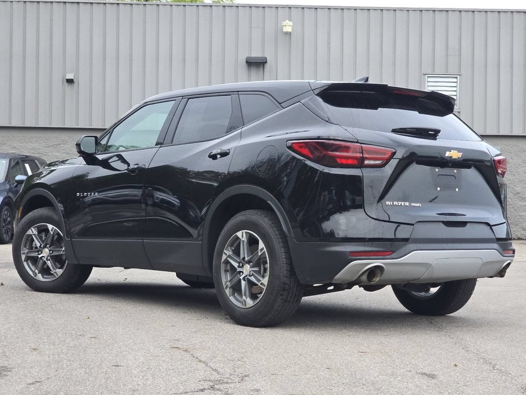 Used 2025 Chevrolet Blazer LT AWD/4WD image 13