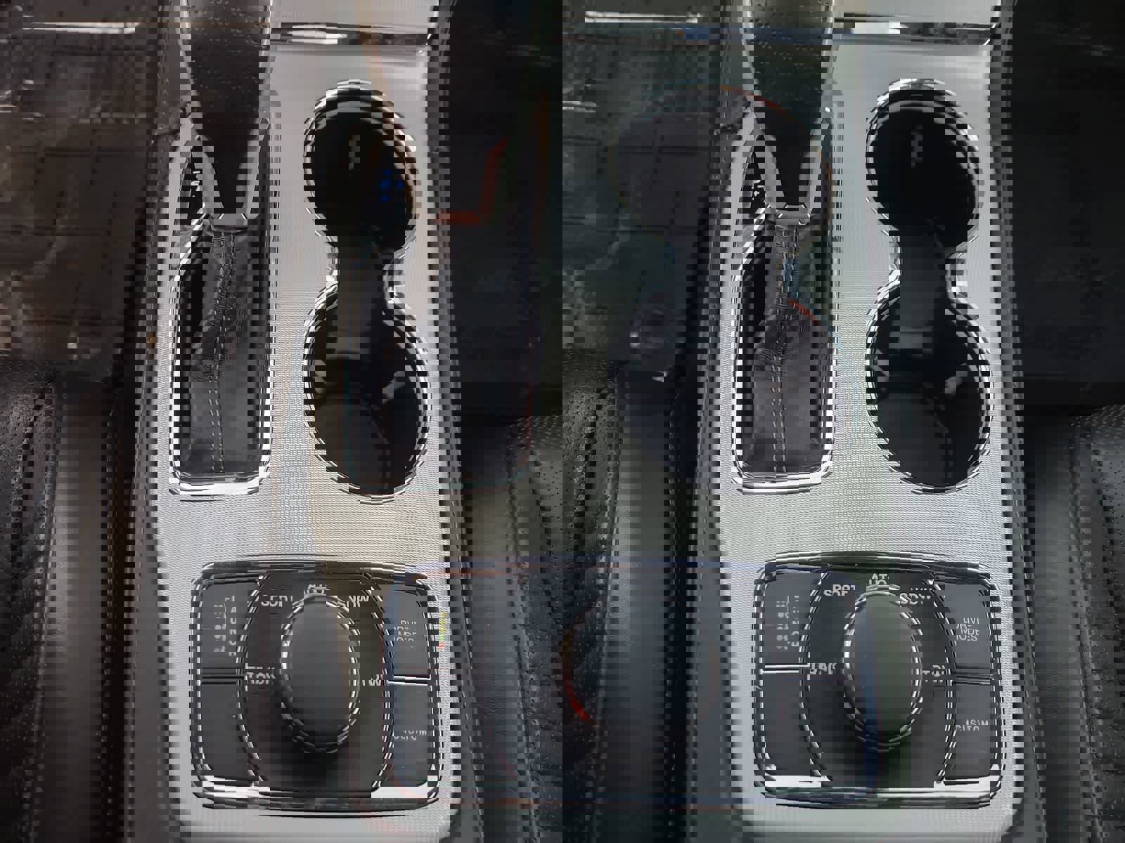 Used 2020 Jeep Grand Cherokee SRT image 25