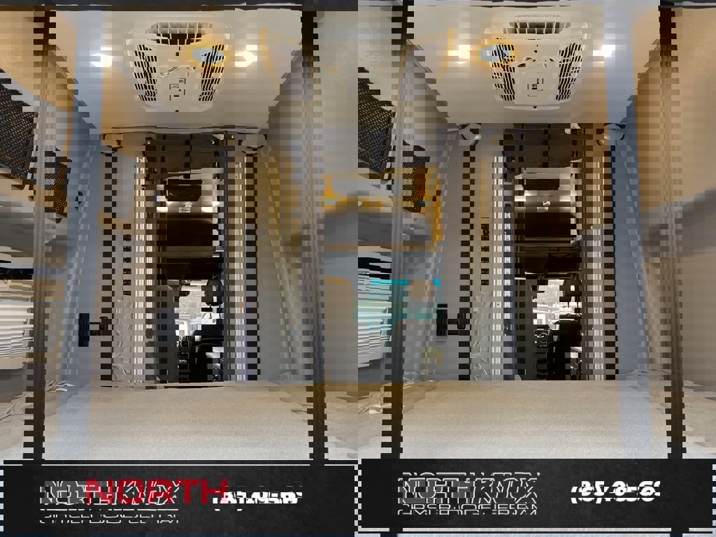 Used 2023 Mercedes-Benz Sprinter 144 Cargo image 33