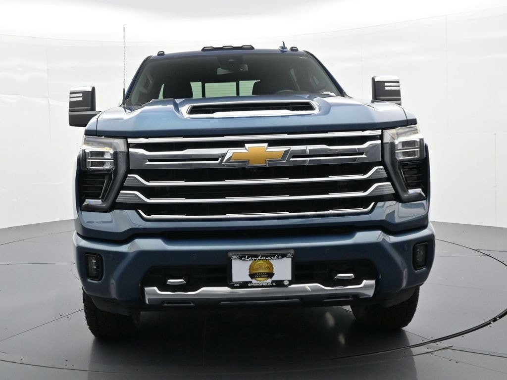 Used 2024 Chevrolet Silverado 3500 High Country w/ Z71 Off-Road Package AWD/4WD image 3
