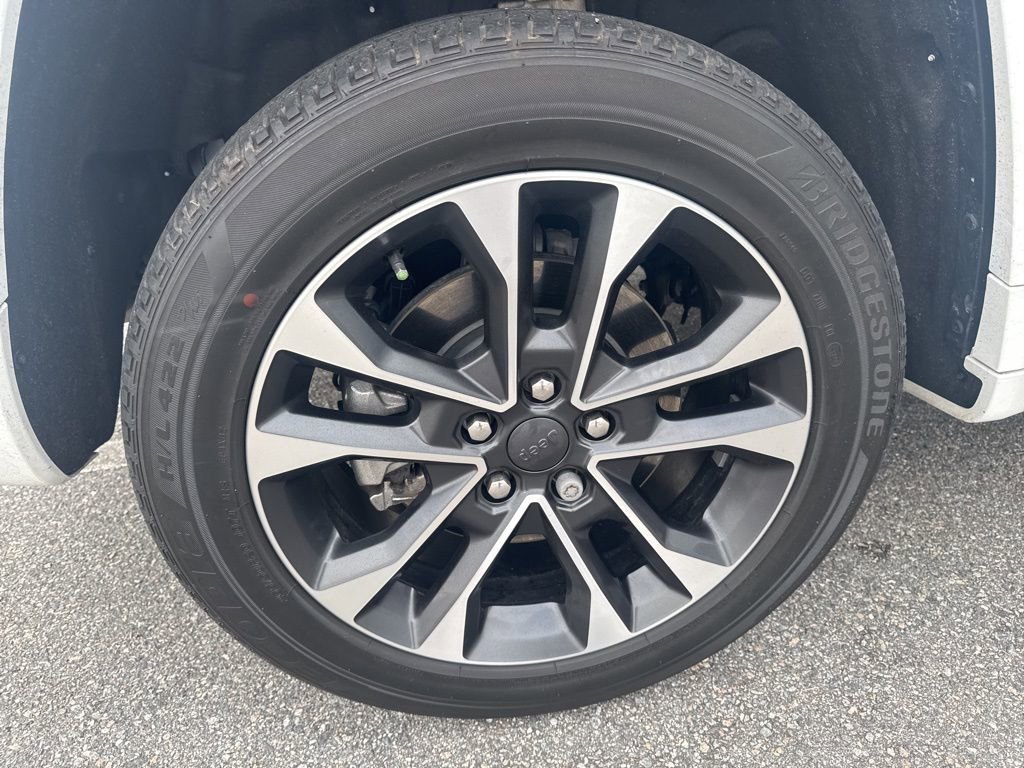 Used 2023 Jeep Grand Cherokee Overland image 9