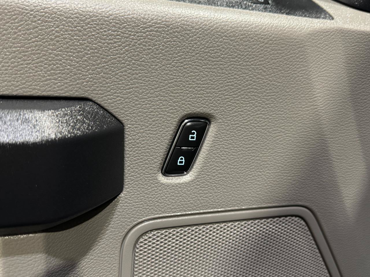 Used 2022 Ford F250 XL w/ Power Equipment Group AWD/4WD image 31